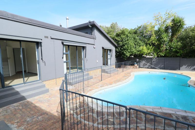 4 Bedroom Property for Sale in Roundhay Western Cape